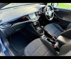 Vauxhall Astra This 2016 Vauxhall Astra CDTi SRi boasts a clear vehicle history, offering you peace - 15