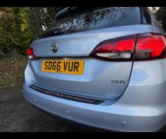 Vauxhall Astra This 2016 Vauxhall Astra CDTi SRi boasts a clear vehicle history, offering you peace - 37