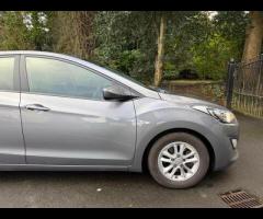 Hyundai i30 This is a 2015 Hyundai i30 Active, equipped with a 1.6L petrol engine. This car comes in - 12