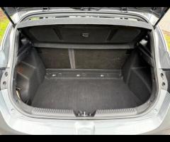 Hyundai i30 This is a 2015 Hyundai i30 Active, equipped with a 1.6L petrol engine. This car comes in - 20