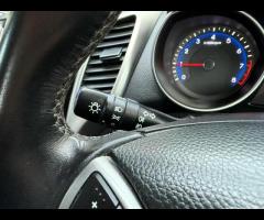 Hyundai i30 This is a 2015 Hyundai i30 Active, equipped with a 1.6L petrol engine. This car comes in - 37