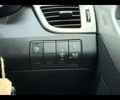 Hyundai i30 This is a 2015 Hyundai i30 Active, equipped with a 1.6L petrol engine. This car comes in - 38