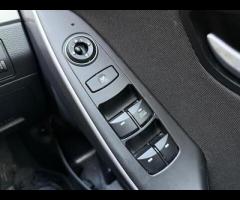 Hyundai i30 This is a 2015 Hyundai i30 Active, equipped with a 1.6L petrol engine. This car comes in - 39