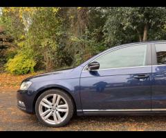 Volkswagen Passat This Volkswagen Passat TDI Executive Style from 2014 offers exceptional value with - 7