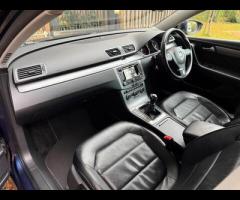 Volkswagen Passat This Volkswagen Passat TDI Executive Style from 2014 offers exceptional value with - 12