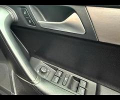 Volkswagen Passat This Volkswagen Passat TDI Executive Style from 2014 offers exceptional value with - 33