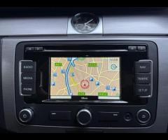 Volkswagen Passat This Volkswagen Passat TDI Executive Style from 2014 offers exceptional value with - 40