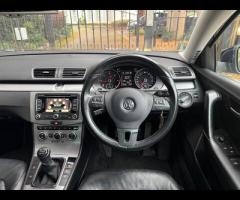 Volkswagen Passat This Volkswagen Passat TDI Executive Style from 2014 offers exceptional value with - 44