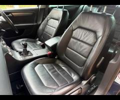 Volkswagen Passat This Volkswagen Passat TDI Executive Style from 2014 offers exceptional value with - 45