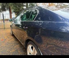 Volkswagen Passat This Volkswagen Passat TDI Executive Style from 2014 offers exceptional value with - 49