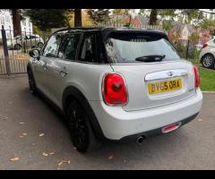 MINI Hatch This 2015 MINI Hatch Cooper is a superb example, boasting a clear vehicle history check a - 7