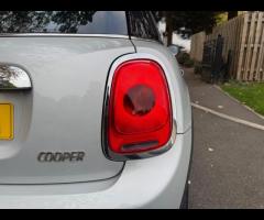 MINI Hatch This 2015 MINI Hatch Cooper is a superb example, boasting a clear vehicle history check a - 37
