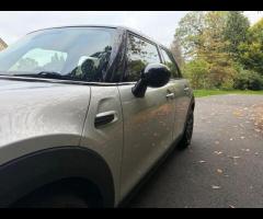 MINI Hatch This 2015 MINI Hatch Cooper is a superb example, boasting a clear vehicle history check a - 38