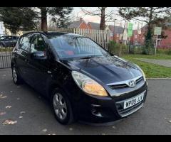 Hyundai i20 This Hyundai i20 Comfort from 2009 presents a superb ownership history, having been care - 3