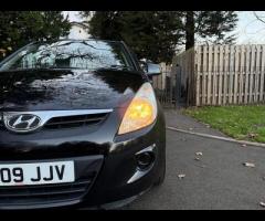 Hyundai i20 This Hyundai i20 Comfort from 2009 presents a superb ownership history, having been care - 5