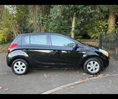 Hyundai i20 This Hyundai i20 Comfort from 2009 presents a superb ownership history, having been care - 16