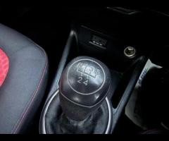 Hyundai i20 This Hyundai i20 Comfort from 2009 presents a superb ownership history, having been care - 38