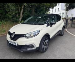 Renault Captur With only 37,800 miles on the clock, this 2019 Renault Captur Iconic is a great optio