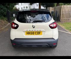 Renault Captur With only 37,800 miles on the clock, this 2019 Renault Captur Iconic is a great optio - 8