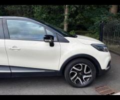 Renault Captur With only 37,800 miles on the clock, this 2019 Renault Captur Iconic is a great optio - 12