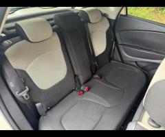 Renault Captur With only 37,800 miles on the clock, this 2019 Renault Captur Iconic is a great optio - 16