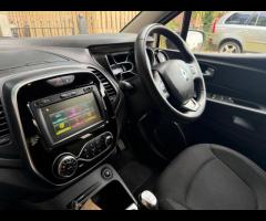 Renault Captur With only 37,800 miles on the clock, this 2019 Renault Captur Iconic is a great optio - 22