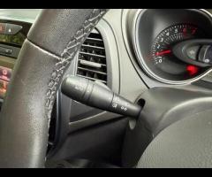 Renault Captur With only 37,800 miles on the clock, this 2019 Renault Captur Iconic is a great optio - 33