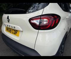 Renault Captur With only 37,800 miles on the clock, this 2019 Renault Captur Iconic is a great optio - 37