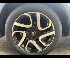 Renault Captur With only 37,800 miles on the clock, this 2019 Renault Captur Iconic is a great optio - 40