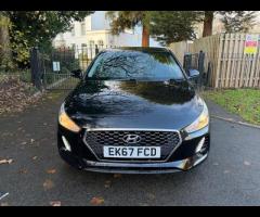 Hyundai i30 Discover this 2017 Hyundai i30 T GDi SE Nav, a well presented example that offers a blen - 2
