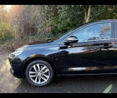Hyundai i30 Discover this 2017 Hyundai i30 T GDi SE Nav, a well presented example that offers a blen - 5