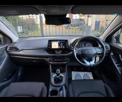 Hyundai i30 Discover this 2017 Hyundai i30 T GDi SE Nav, a well presented example that offers a blen - 32