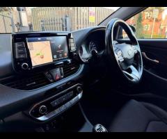 Hyundai i30 Discover this 2017 Hyundai i30 T GDi SE Nav, a well presented example that offers a blen - 33