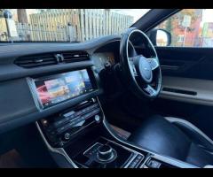 Jaguar XF This 2016 Jaguar XF d V6 S presents a rare find with only two previous owners. This stylis - 33