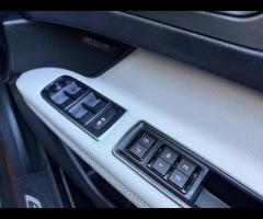 Jaguar XF This 2016 Jaguar XF d V6 S presents a rare find with only two previous owners. This stylis - 48