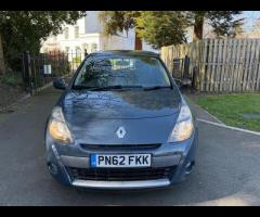 Renault Clio The 2012 Renault Clio Expression + is a practical and stylish car, equipped with a 1.2L - 2