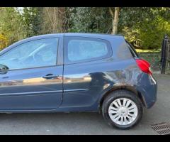 Renault Clio The 2012 Renault Clio Expression + is a practical and stylish car, equipped with a 1.2L - 6