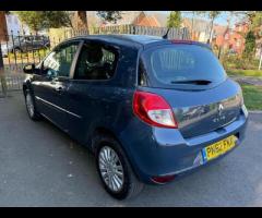 Renault Clio The 2012 Renault Clio Expression + is a practical and stylish car, equipped with a 1.2L - 9