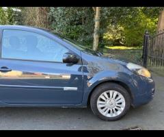 Renault Clio The 2012 Renault Clio Expression + is a practical and stylish car, equipped with a 1.2L - 12