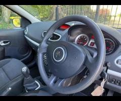 Renault Clio The 2012 Renault Clio Expression + is a practical and stylish car, equipped with a 1.2L - 16