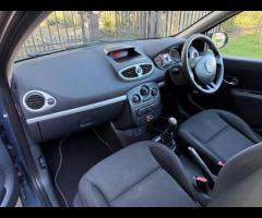 Renault Clio The 2012 Renault Clio Expression + is a practical and stylish car, equipped with a 1.2L - 18