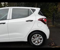 Hyundai i10 This 2018 Hyundai i10 S presents a superb example with remarkably low mileage for its ag - 6