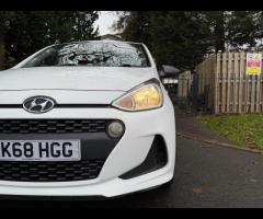 Hyundai i10 This 2018 Hyundai i10 S presents a superb example with remarkably low mileage for its ag - 10