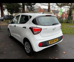 Hyundai i10 This 2018 Hyundai i10 S presents a superb example with remarkably low mileage for its ag - 13