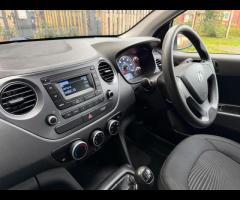 Hyundai i10 This 2018 Hyundai i10 S presents a superb example with remarkably low mileage for its ag - 31