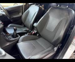 Ford Fiesta This 2013 Ford Fiesta T Titanium X offers an exceptional blend of efficiency and comfort - 27