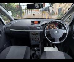 Vauxhall Meriva This 2010 Vauxhall Meriva i Design is a well maintained example, offering a practica - 21