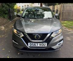 Nissan Qashqai This 2018 Nissan Qashqai DIG-T N-Connecta offers a blend of practicality and modern f - 2