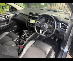 Nissan Qashqai This 2018 Nissan Qashqai DIG-T N-Connecta offers a blend of practicality and modern f - 13