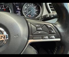 Nissan Qashqai This 2018 Nissan Qashqai DIG-T N-Connecta offers a blend of practicality and modern f - 31